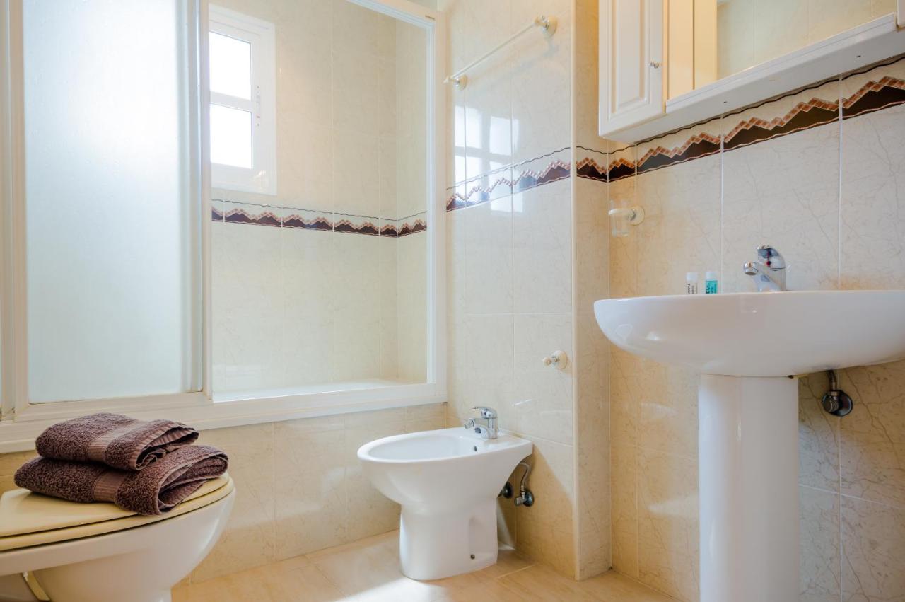 Apartamentos Rotonda Conil De La Frontera Buitenkant foto